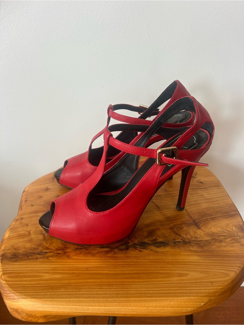 Vintage Roger Vivier Red Peep-Toe T-Strap Heels❤️6.5